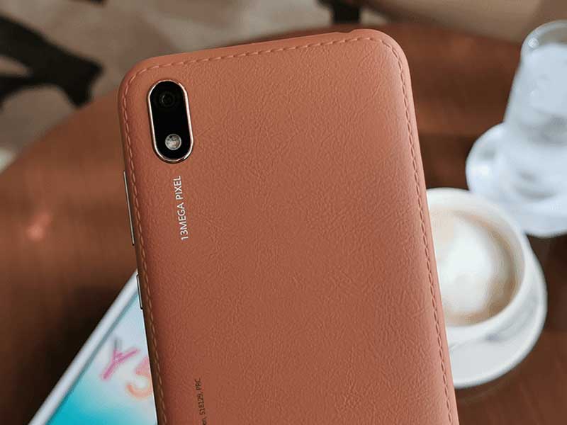 نمایی از یکی از بهترین رنگ های صفحه نمایش گوشی موبایل هواوی مدل Huawei Y5 2019